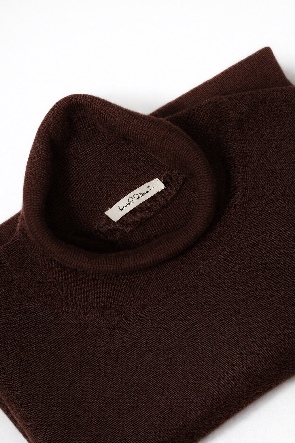 PLAIN BROWN TURTLENECK