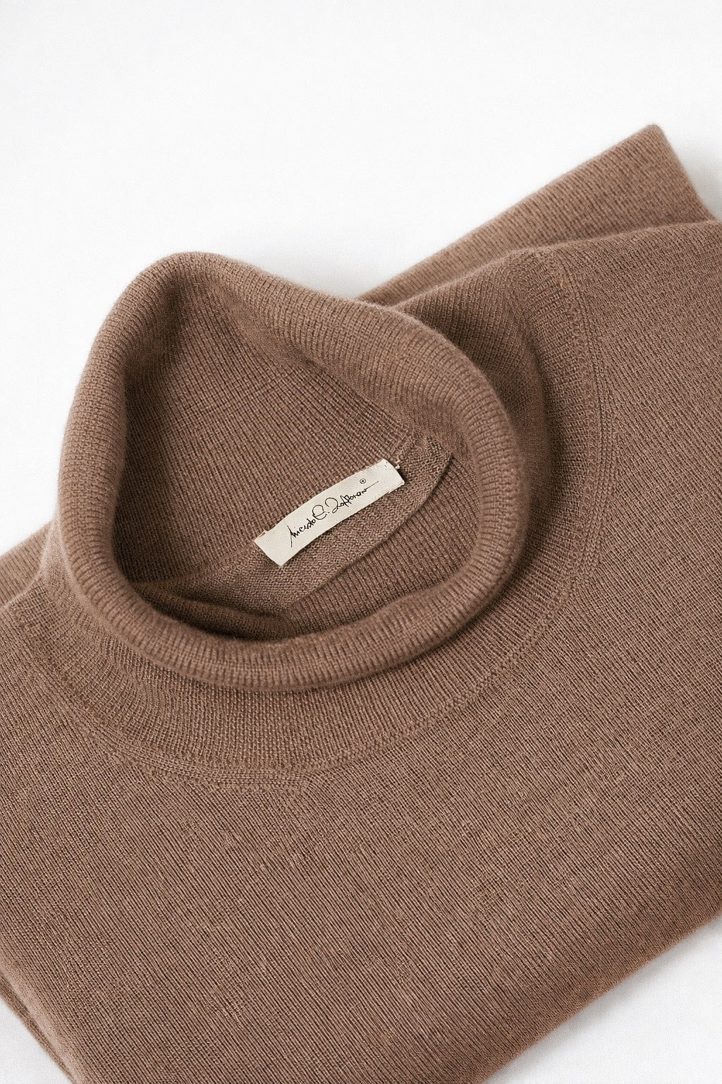 PLAIN TAUPE TURTLENECK